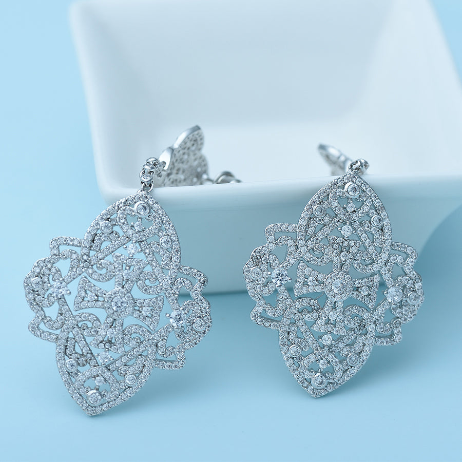 Dream Wedding Vintage Court Earrings