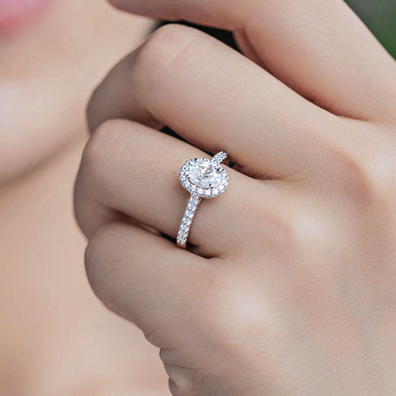 Luxury Oval Moissanite Ring