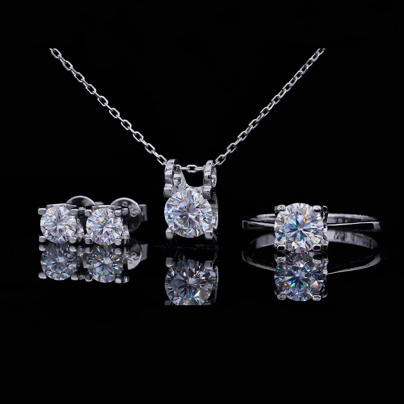 Classic Bullhead Drill Moissanite Set