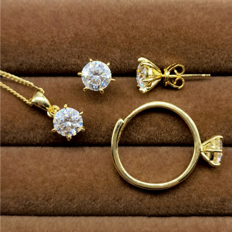 Classic 6 Claws 18k Gold Moissanite Set